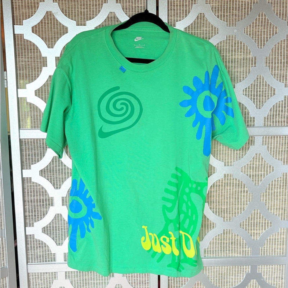 UNISEX Nike Green and Blue Short Sleeve Tee